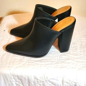 NWT Black Mule Style Heels